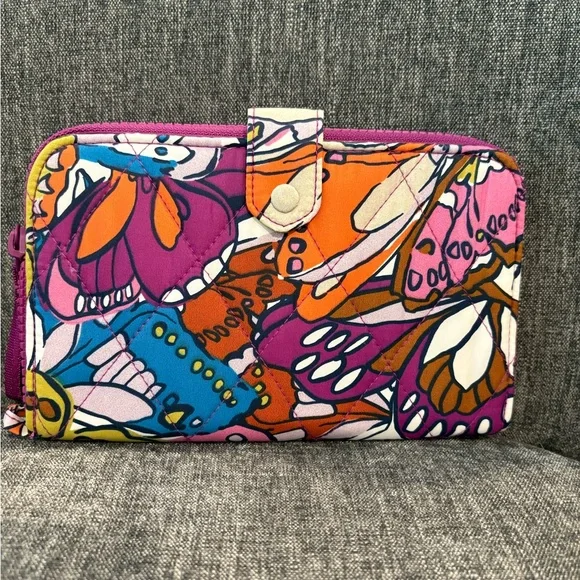 Vera Bradley Large Tab Wallet - Picture 1 of 4